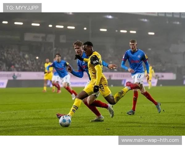 欧冠改制后联赛阶段竞争激烈,中游球队差距缩小